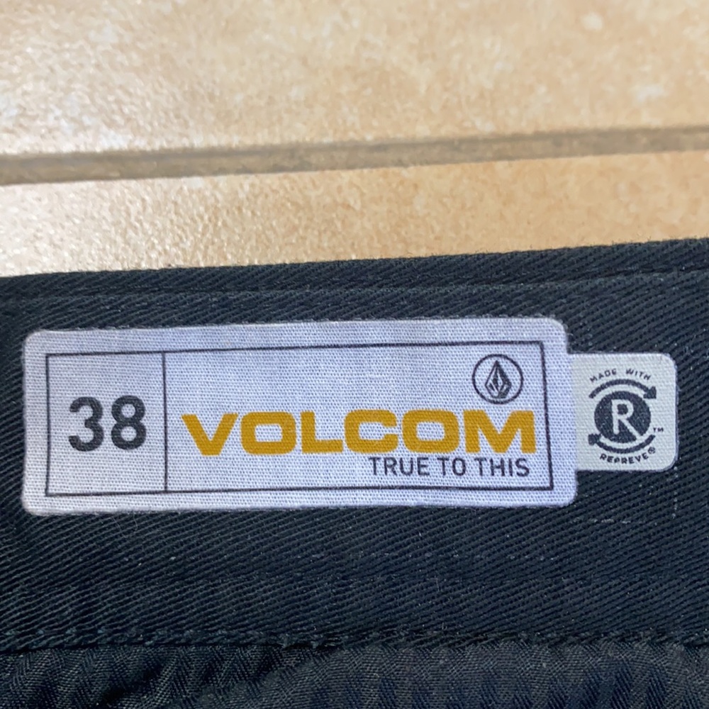 VOLCOM Mens shorts size 38 - Picture 5 of 10